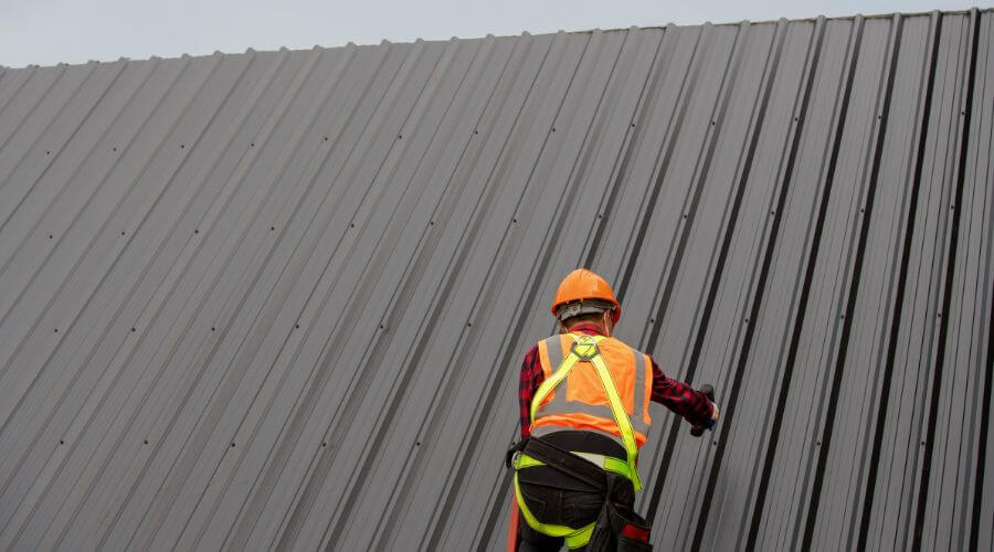Professional metal roof installation services in Willowbrook, IL